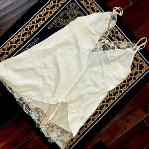 Whitney Ivory Bodysuit 💕